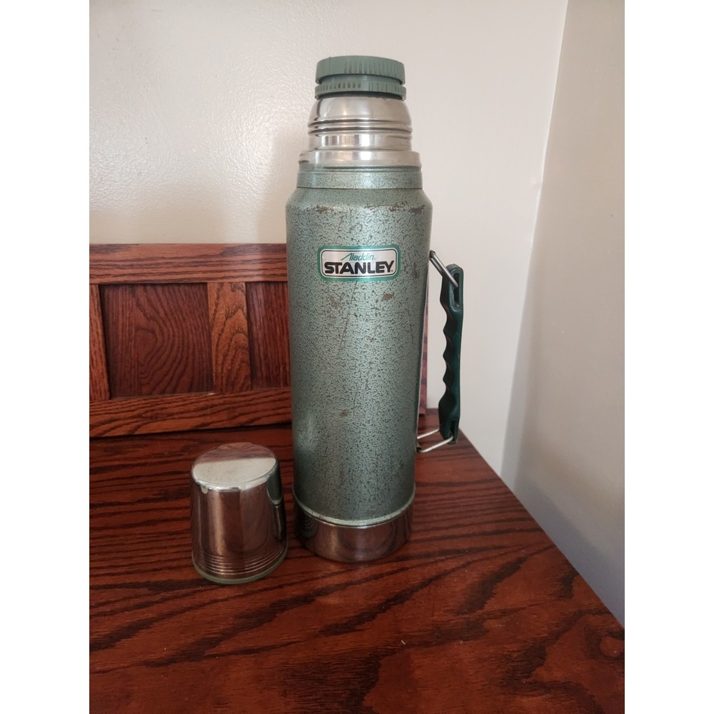 Stanley Aladdin Thermos vintage 64 Oz 100 Cup Metal‎ Thermos A-944DH quart